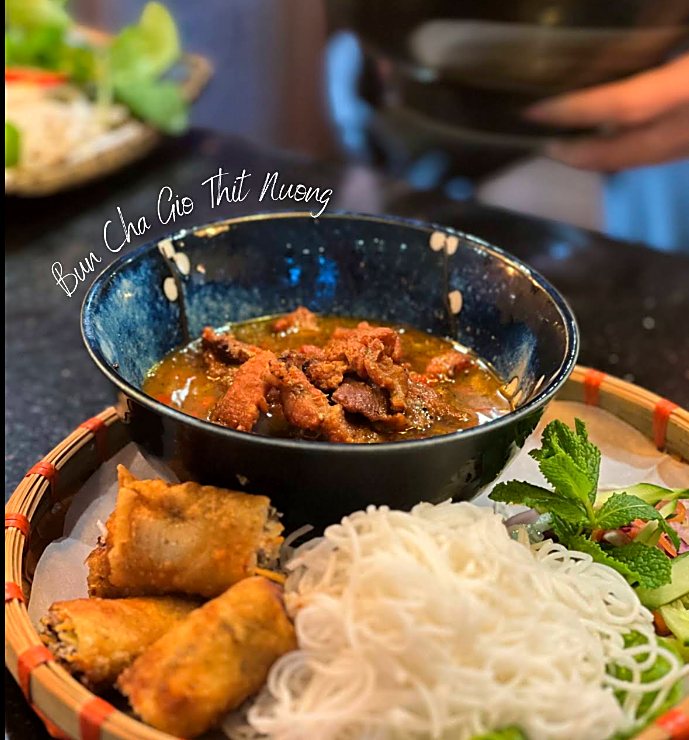 Bún thịt nướng nem rán